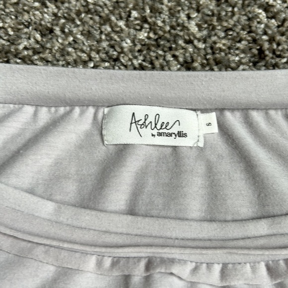 Ashlee by Amaryllis on/off the shoulder oversized crop tee size S short sleeve - Picture 2 of 4